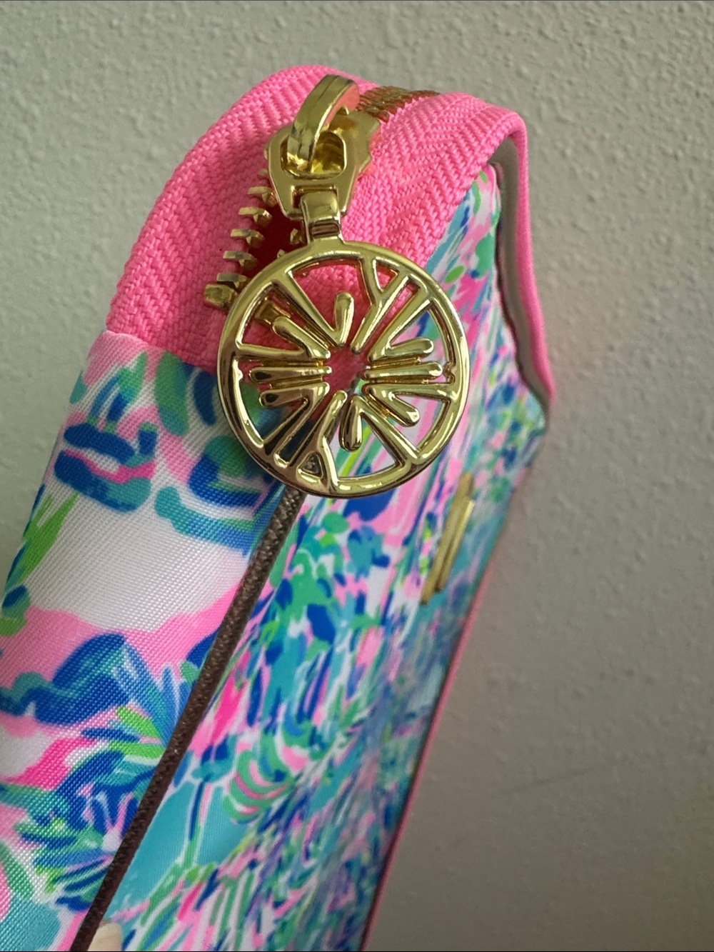 Lilly Pulitzer Pink, Aqua Print Tech Zip Around Case - Picture 3 of 8